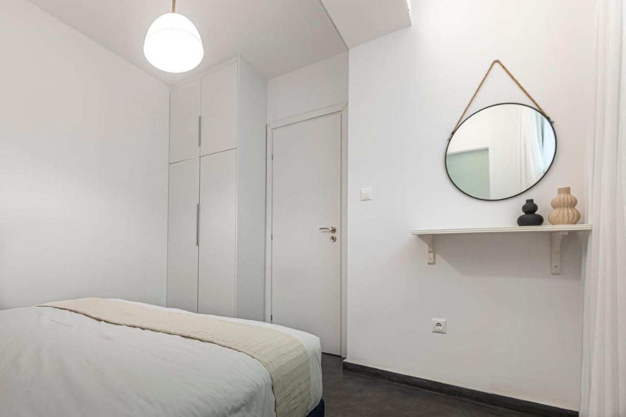 Phaedrus Living: City Center Luxury Flat Loukianou Athen Eksteriør billede