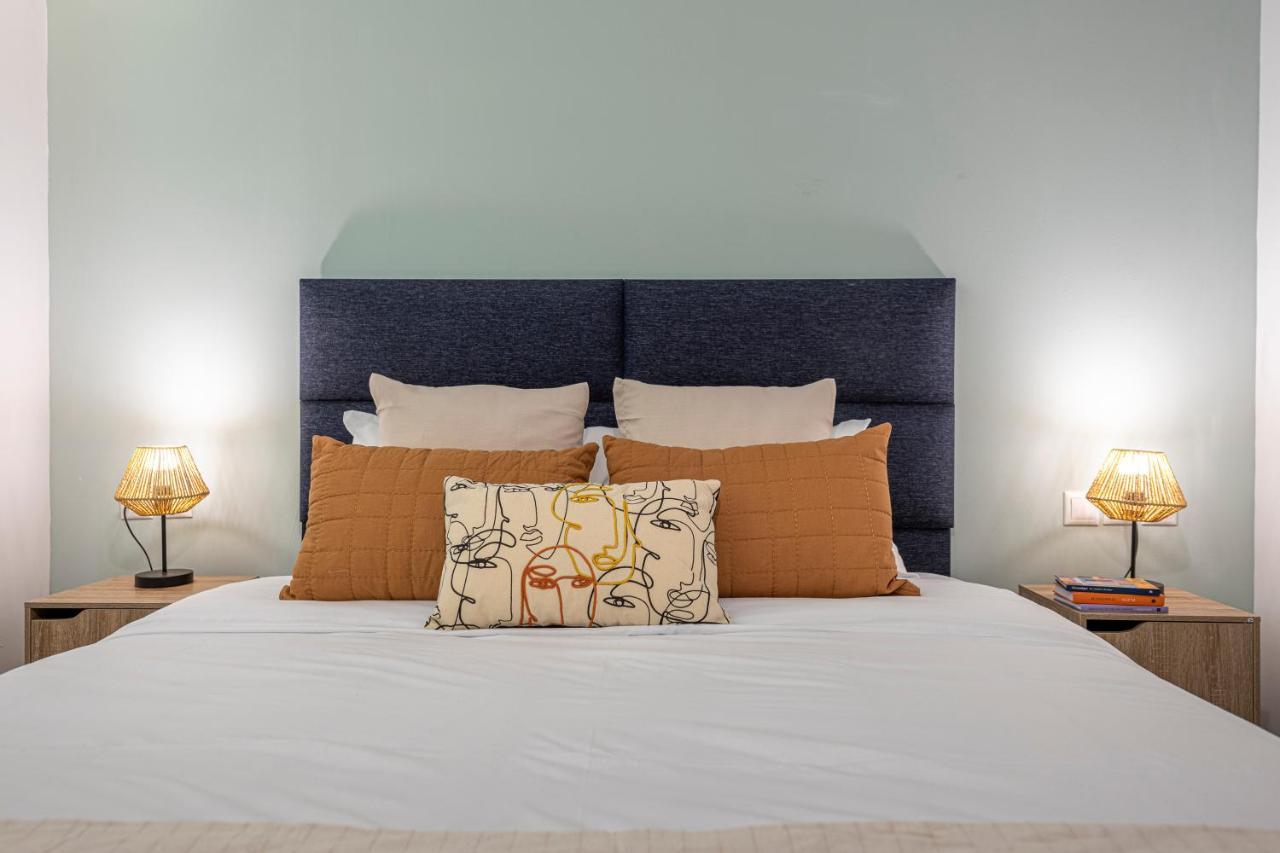 Phaedrus Living: City Center Luxury Flat Loukianou Athen Eksteriør billede