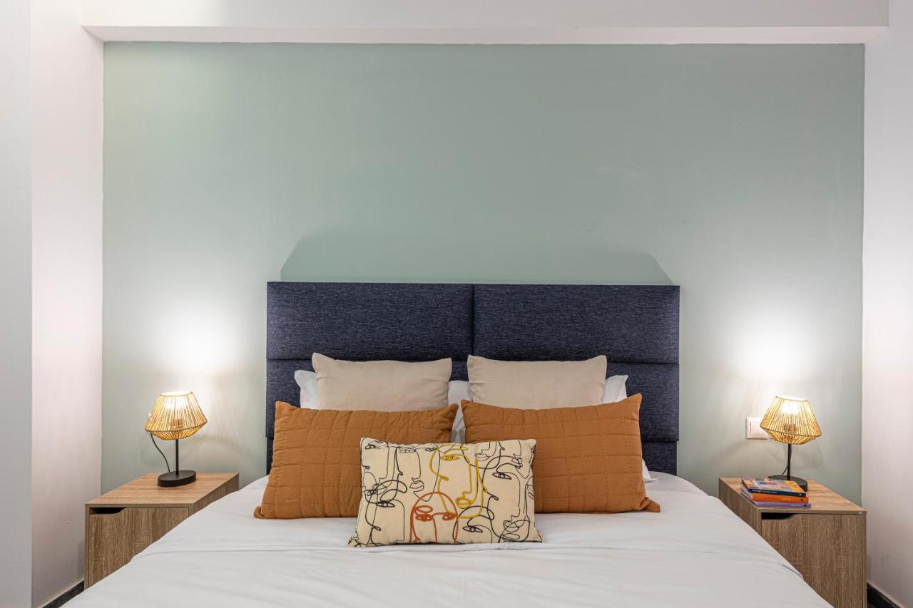 Phaedrus Living: City Center Luxury Flat Loukianou Athen Eksteriør billede
