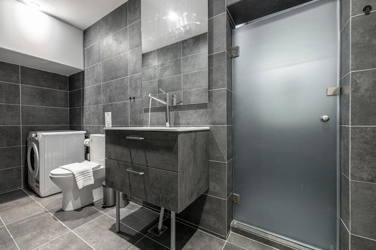 Phaedrus Living: City Center Luxury Flat Loukianou Athen Eksteriør billede