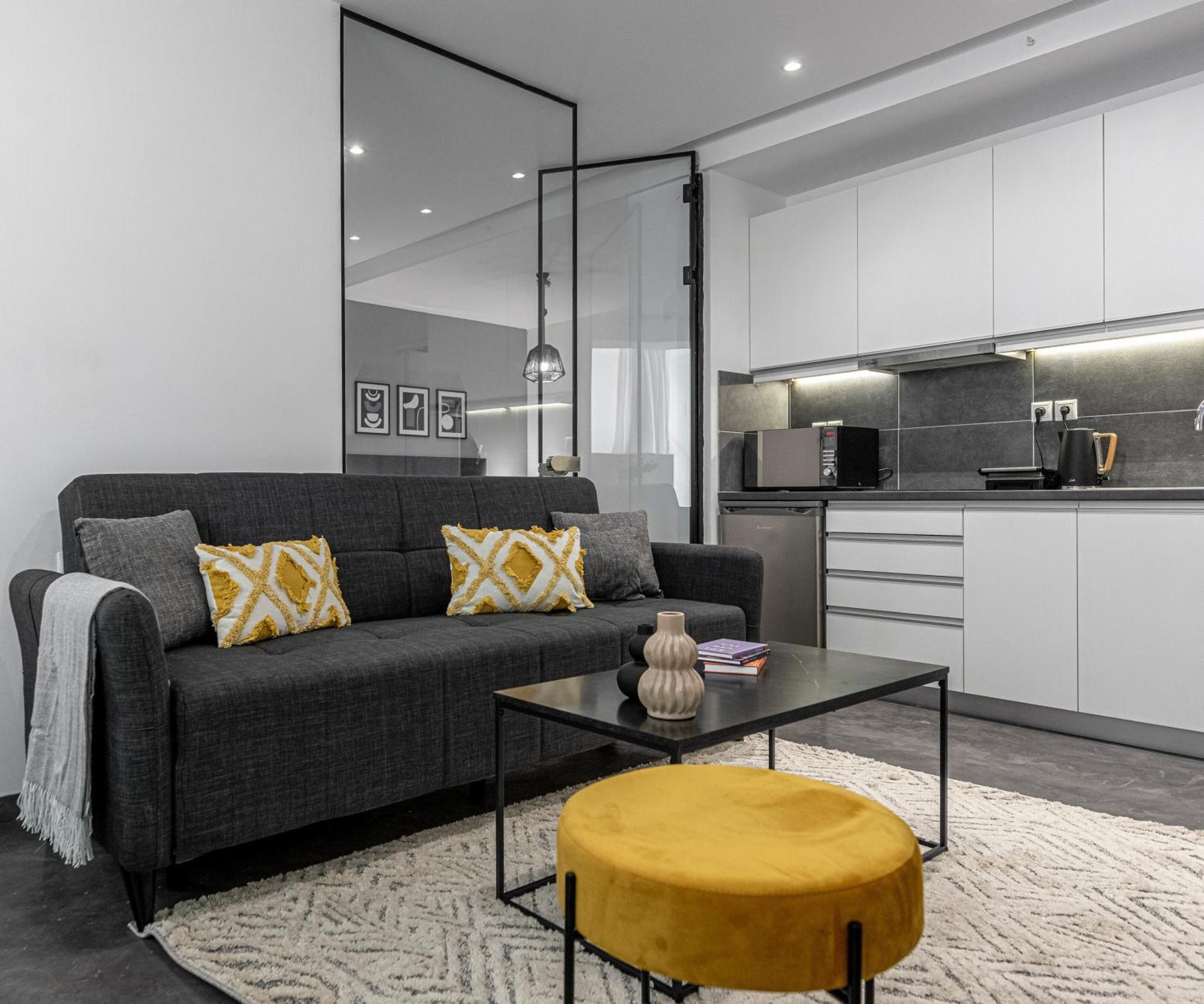 Phaedrus Living: City Center Luxury Flat Loukianou Athen Eksteriør billede